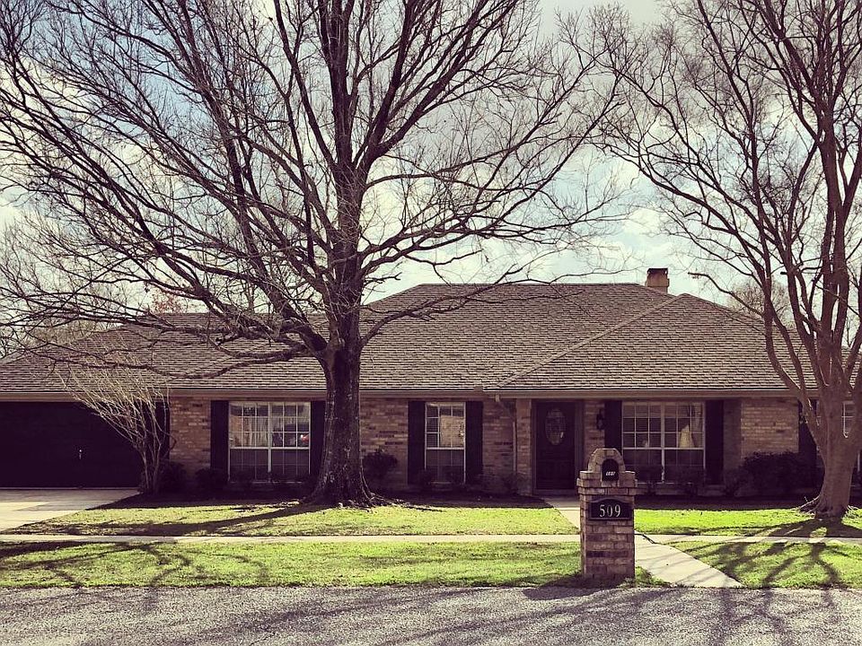 1st image of 509 River Woods Dr