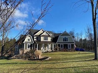 33 Still Hollow Rd, Tewksbury, NJ 08833