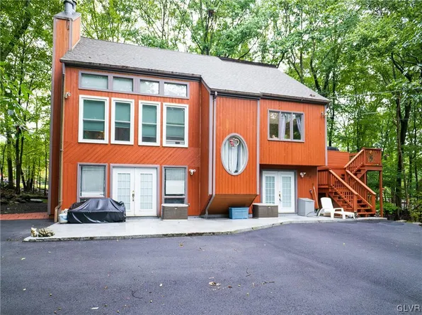 122 Reston Dr, East Stroudsburg, PA 18301