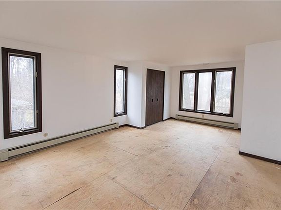 4th image of 1520 Melrose Cir
