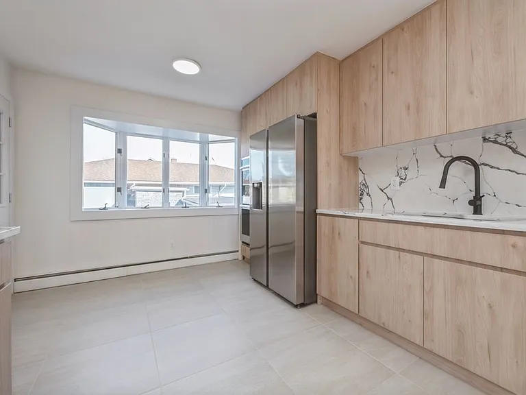 482 Harbor Dr — Photo 16