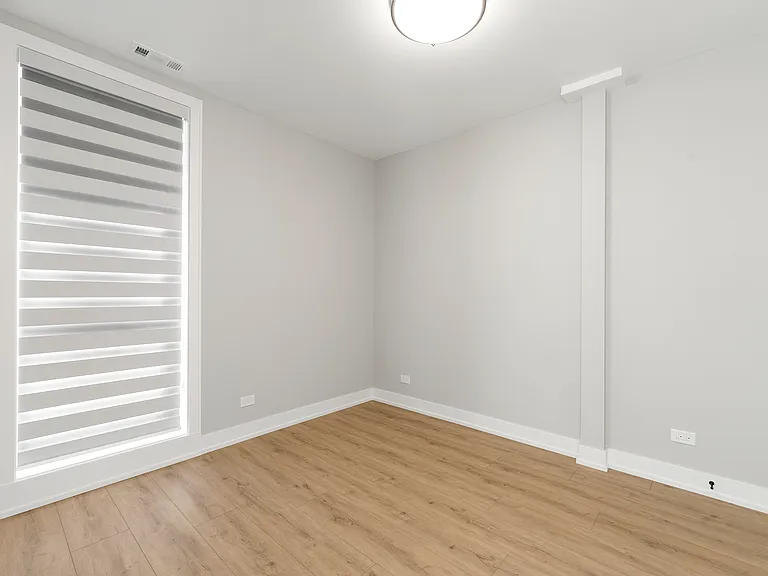 2354 W Polk St #302 — Photo 12