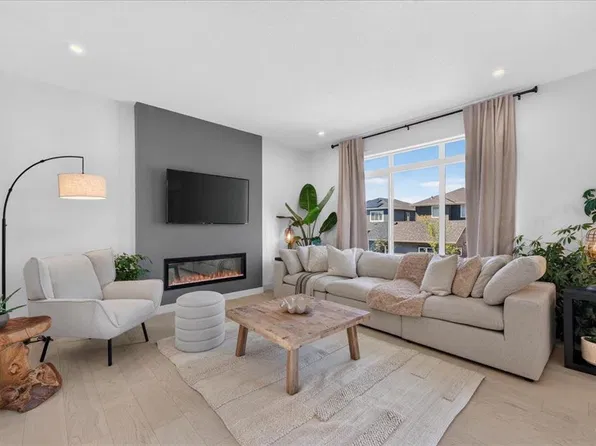 97 Sunrise Heath, Cochrane, AB T4C 3C5