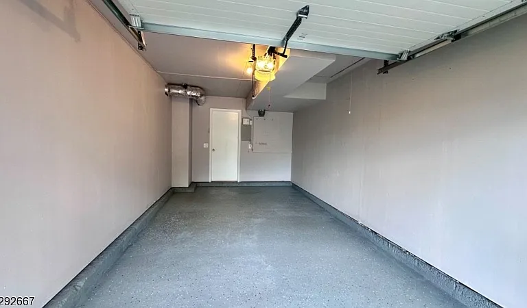 221 Myrtle Ave — Photo 5