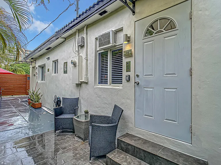 2100 SW 36th Ave — Photo 14