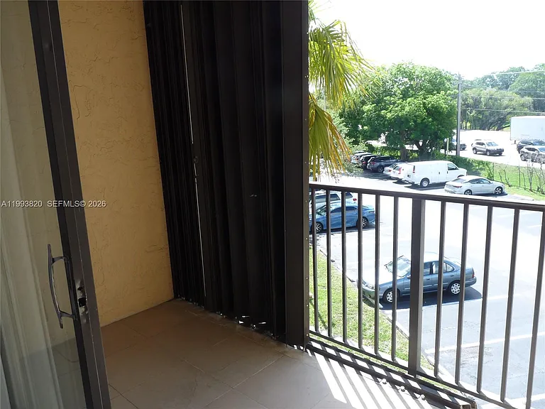 14611 N Kendall Dr #304L — Photo 34