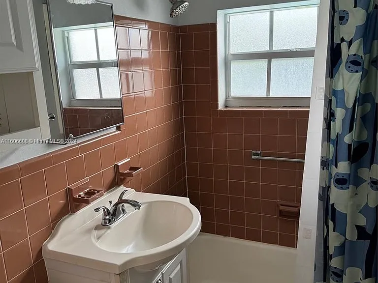 57 NE 24th St #59 — Photo 5