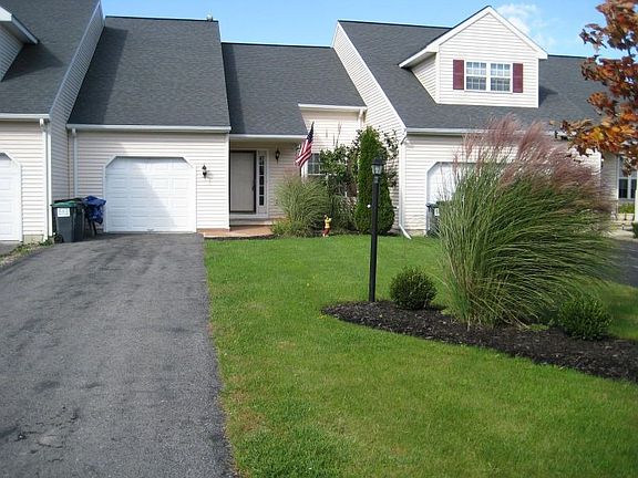 2nd image of 2 A Fairway Dr
