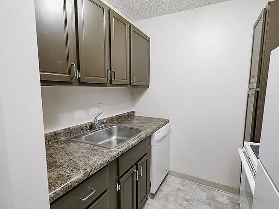 5th image of 1129 E St #7