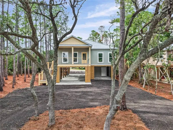 1432 Bienville Blvd, Dauphin Island, AL 36528