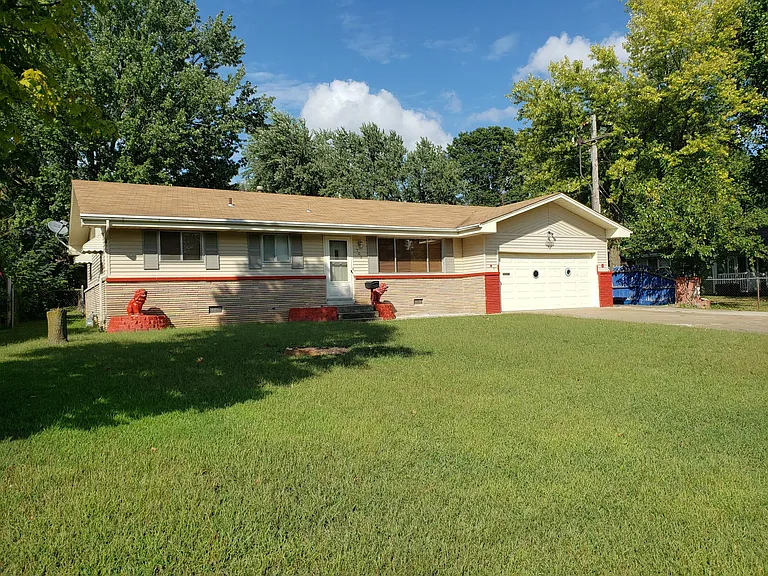 705 W Montclair St — Photo 1
