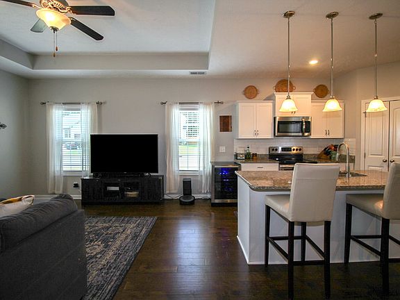 5th image of 564 Medallion Cir