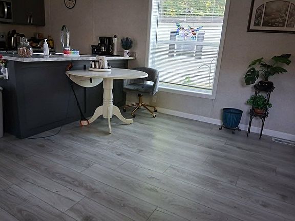 4th image of 6074 Deerfield Rd #8