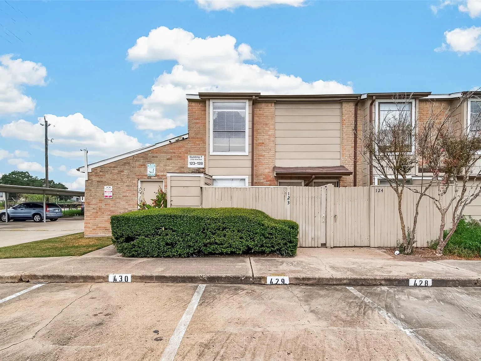 1 bed, 1.0 bath, 780 sqft, $1,050 — Photo 4