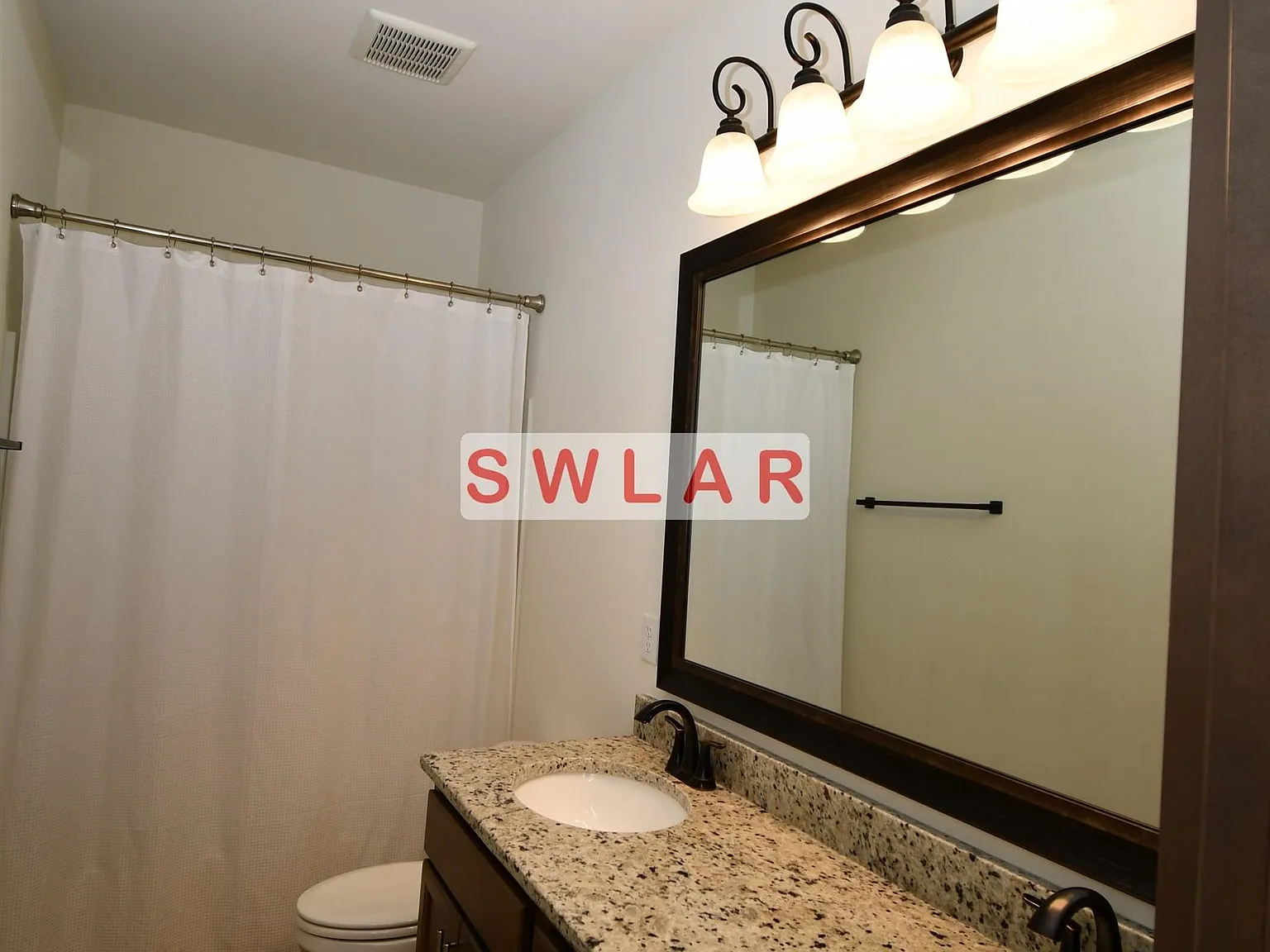 4 bed, 2.5 bath, 1851 sqft, $2,500 — Photo 4