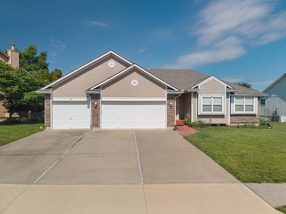 1st image of 608 SW Lakeview Dr