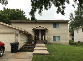 3012 NW 7th St, Lincoln, NE 68521