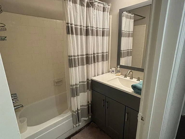19510 Lazy Valley Dr — Photo 13