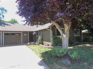2158 Cosmoledo St, Eugene, OR 97402