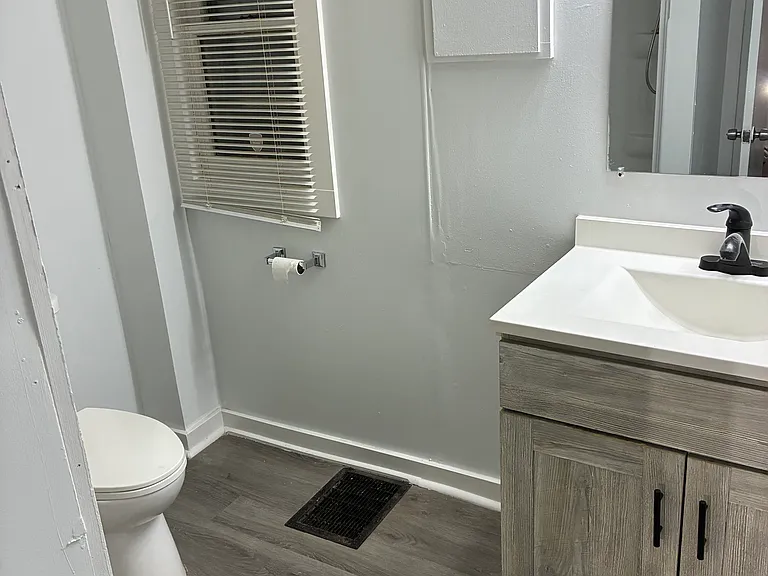 3121 Jefferson St — Photo 5