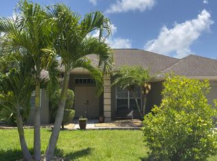 4347 Berkshire Dr, Sarasota, FL 34241