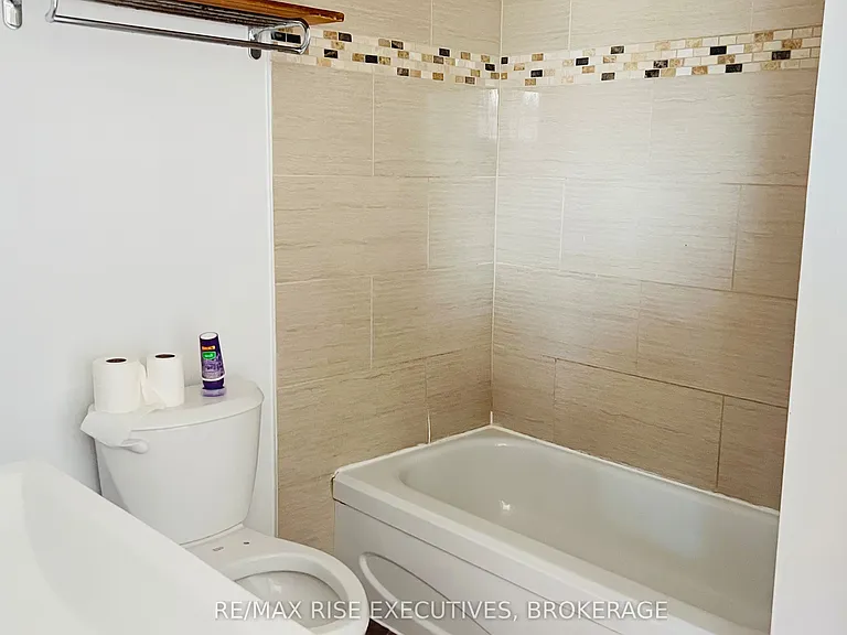 863 Datzell Ln — Photo 7
