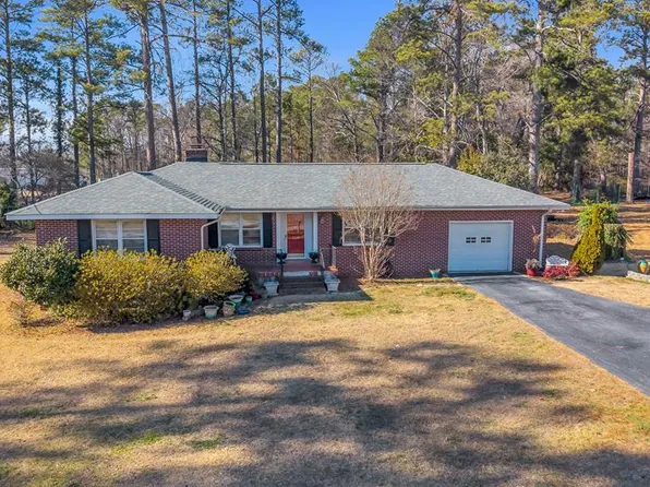 109 Crestmont Dr, Greenwood, SC 29649