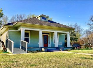 402 E College St, Terrell, TX 75160