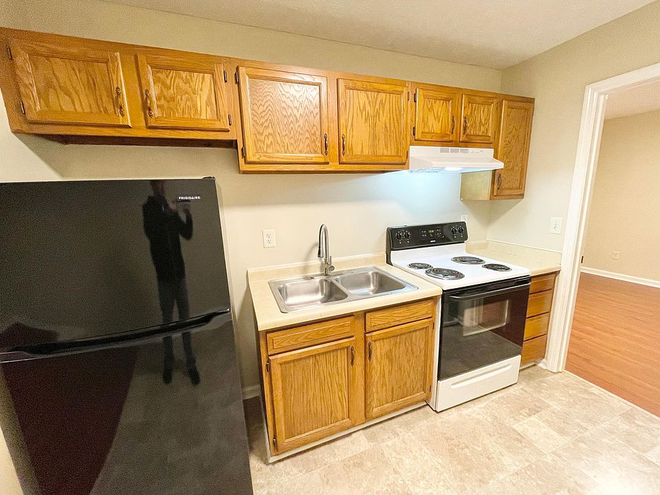 1st image of 403 Ketron Ln