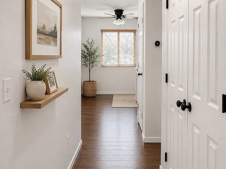 2106 N Vine Cir — Photo 8