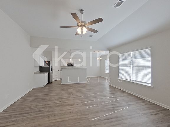 4th image of 257 Magnolia Dr