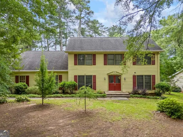 705 Clubhouse Dr SE, Conyers, GA 30094