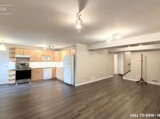 2263 Stillmeadow Rd #2, Oakville, ON L6M3T9