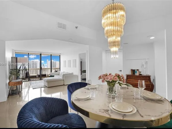 1000 W Island Blvd, Aventura, FL