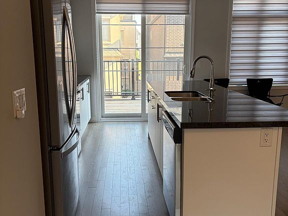 5th image of 27 William Shearn Cres S