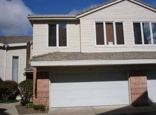 40 Harborview Dr, Racine, WI 53403