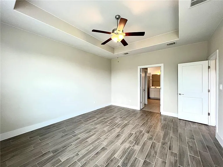 197 Santa Maria St — Photo 17