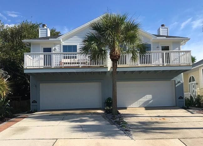 Low-Maintenance Townhome: This is the perfect option for those seeking a low-maintenance lifestyle. With a single owner for both townhomes you can move right in and start enjoying your new home. Lawn care is included.