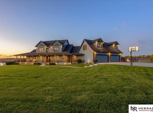 13268 Bluebird Ct, Springfield, NE 68059