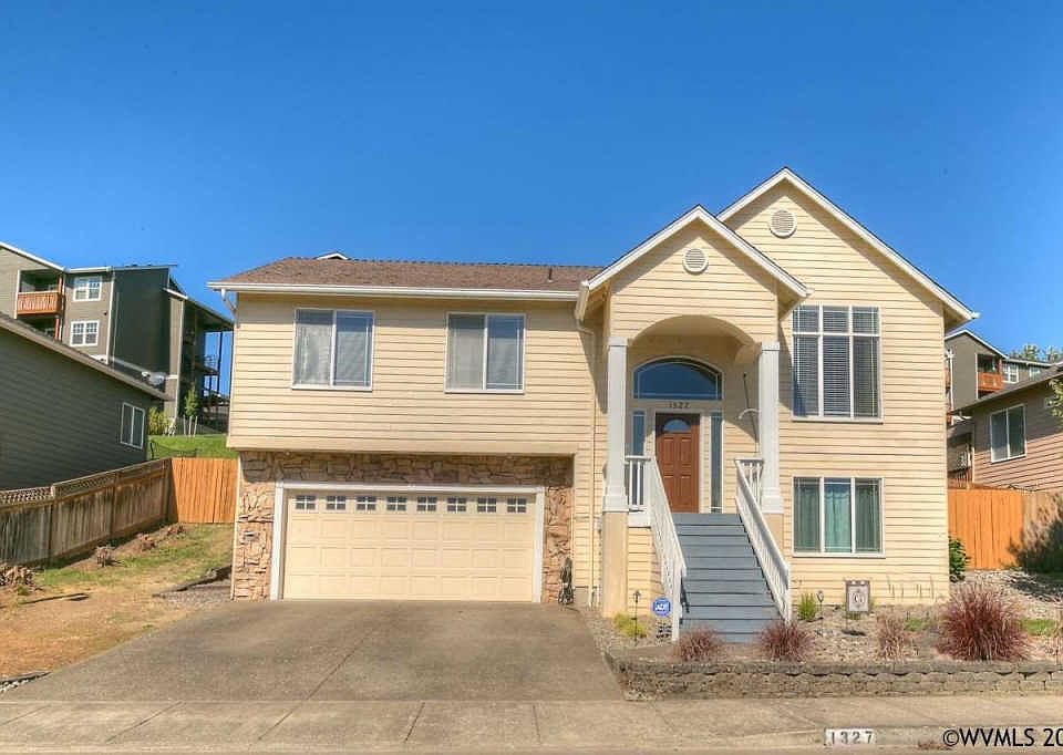 2nd image of 1327 Horizon Ridge Ct NE