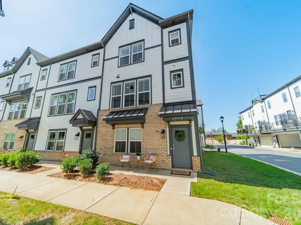 4040 Hidden Oaks Dr, Charlotte, NC 28205