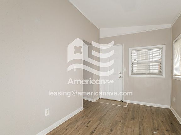 765893_003_wm_-_living_room_13626138.jpg