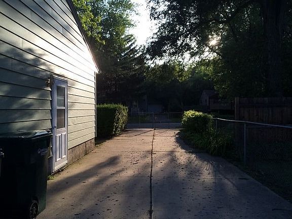 5th image of 2817 N Pine St