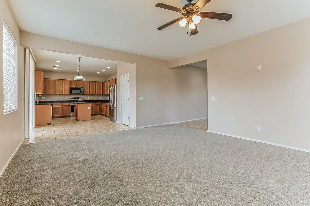 5 bed, 3.0 bath, 2935 sqft, $4,060 — Photo 4