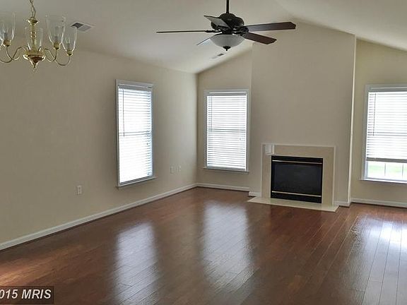 2nd image of 930 Barksdale Ln