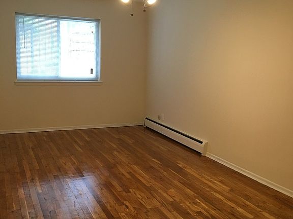 3rd image of 2335 37th St #1