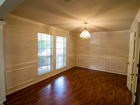 Formal Dining Room with Crown Molding