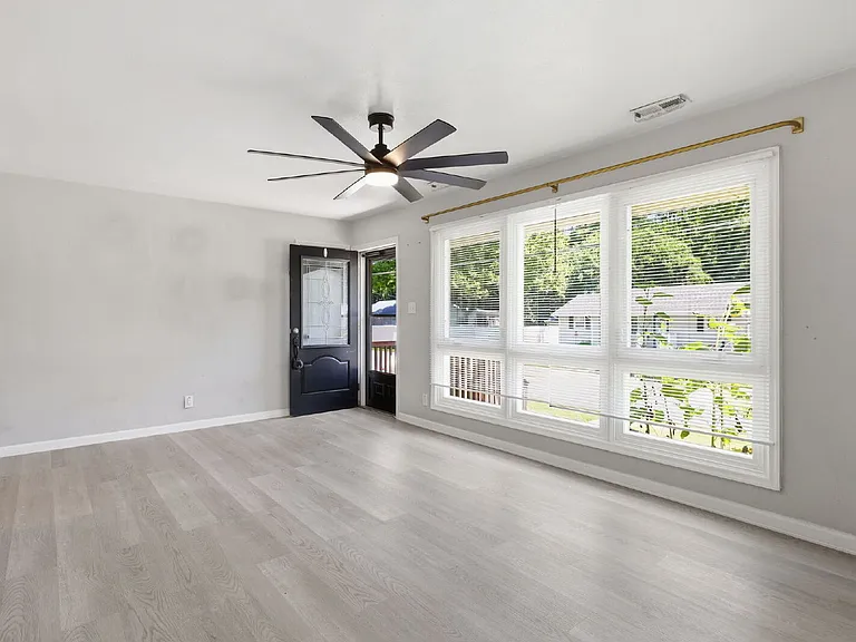24 Warren Dr — Photo 8