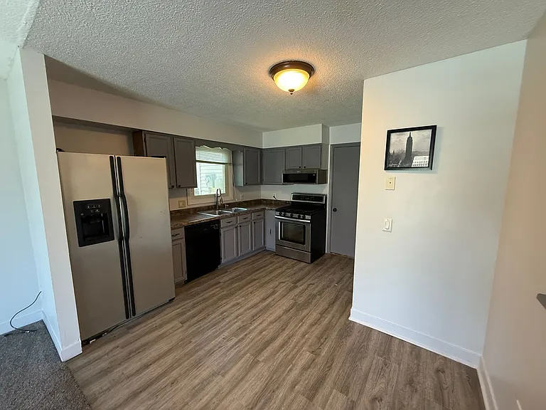 7812 Brookfield Dr — Photo 5