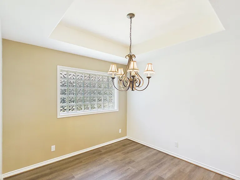 1721 Cherrywood Dr — Photo 9